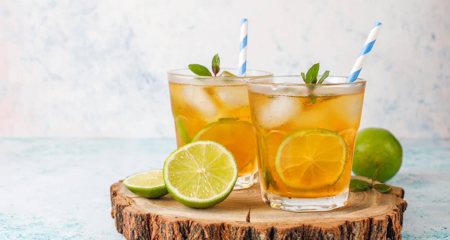 Iced tea with lime ice